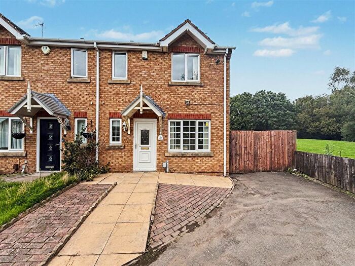 3 Bedroom Semi-Detached House To Rent In Katrine Close, Nuneaton, CV10
