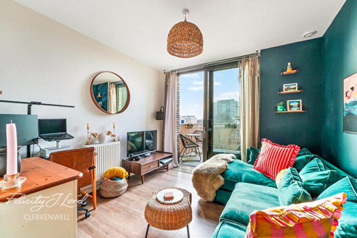 1 Bedroom Apartment To Rent In Macclesfield Road, London, EC1V