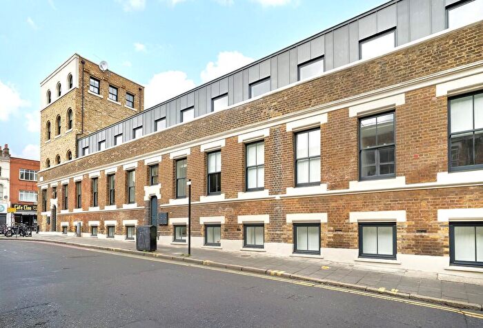 3 Bedroom Apartment To Rent In Brooke Road, London, N16