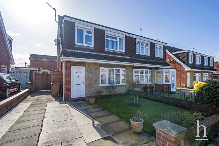 3 Bedroom Semi-Detached House For Sale In Kingfisher Way, Wirral, CH49