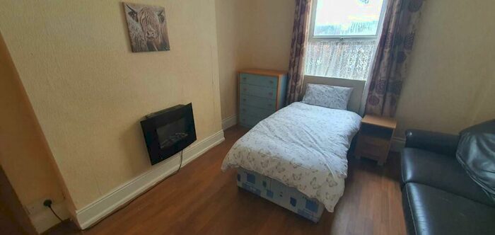 2 Bedroom Flat To Rent In Two Bedroom Flat - Supported Accommodation, Stechford, B33