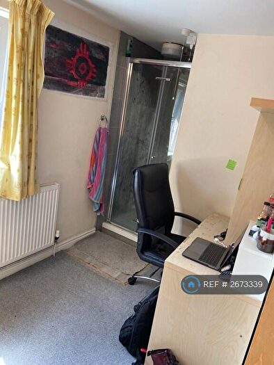 2 Bedroom Flat To Rent In Albany Road, Cardiff, CF24