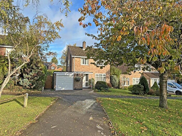 3 Bedroom Detached House For Sale In Daneshill, Redhill, RH1