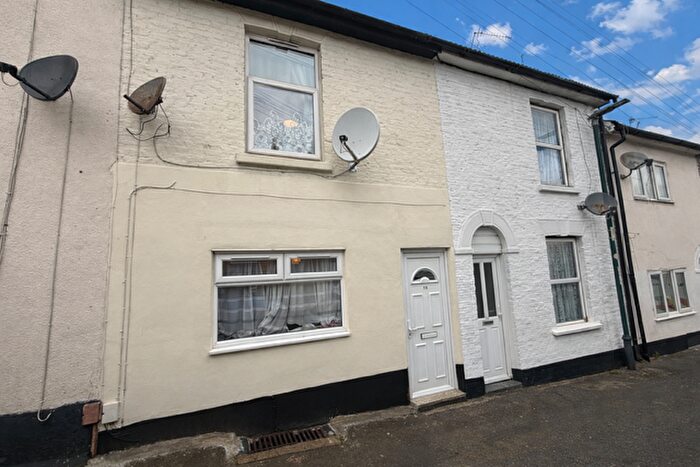 2 Bedroom House To Rent In Sturla Road, Chatham., ME4