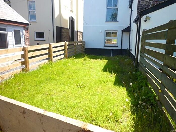 1 Bedroom Flat To Rent In Flat, North Road, EX22