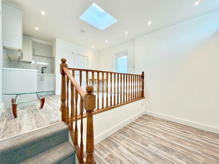 Studio To Rent In Ashbourne Mansions, NW11