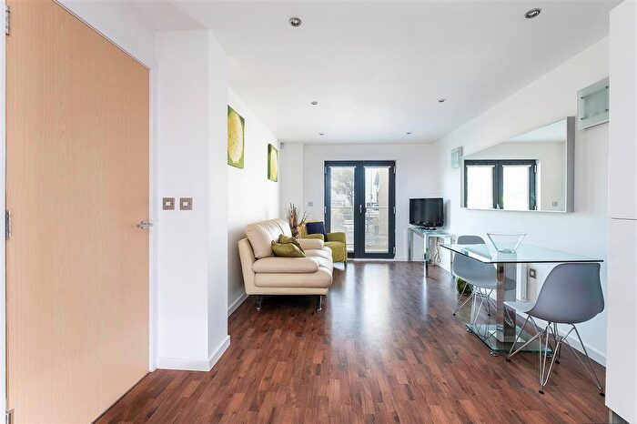 2 Bedroom Flat To Rent In South Quay, Kings Road, Maritime Quarter, SA1