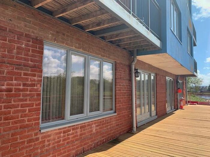 2 Bedroom Flat To Rent In Bonhay Road, Exeter, EX4