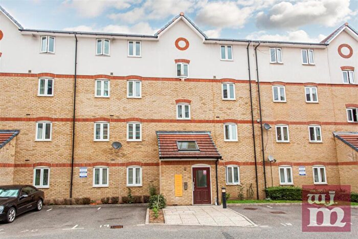 2 Bedroom Flat To Rent In Bellmaker Court, Bow, E3