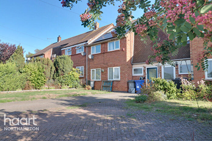 5 Bedroom Terraced House To Rent In Church Street, Rothersthorpe, NN7