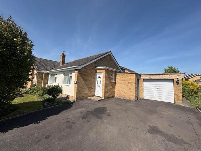3 Bedroom Semi-detached Bungalow For Sale In Dorset Road, Bridgwater, TA6