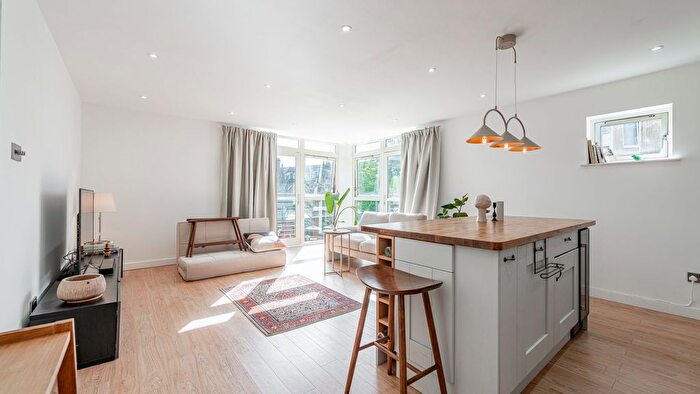 2 Bedroom Flat For Sale In Pollokshaws Road, Flat /, Pollokshields, Glasgow, G41