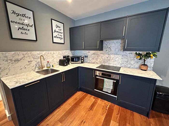 Apartment To Rent In Middle Street, Brighton, BN1