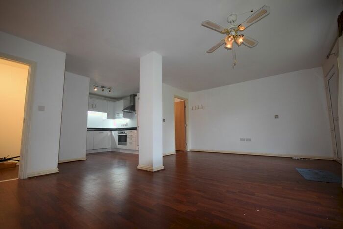 2 Bedroom Flat To Rent In Elm Grove, London, SW19