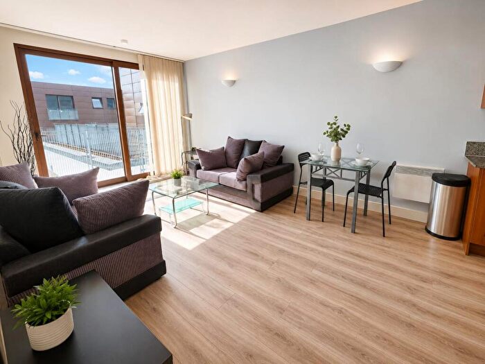 2 Bedroom Flat For Sale In Isaac Way, Manchester, M4
