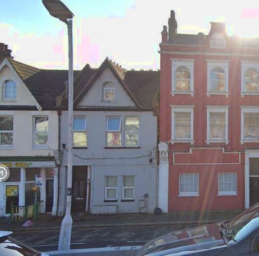 1 Bedroom Flat To Rent In Station Road, Westcliff-on-Sea, SS0