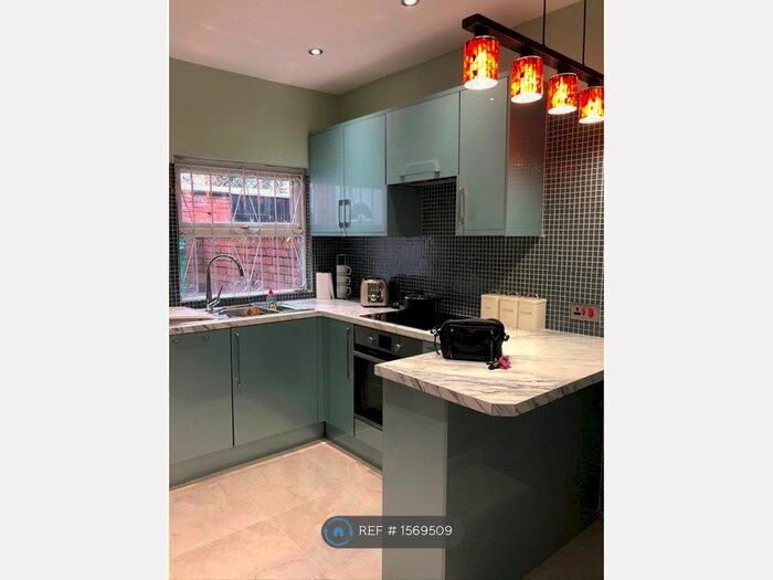 2 Bedroom Terraced House To Rent In Orchard Grove, Manchester, M20