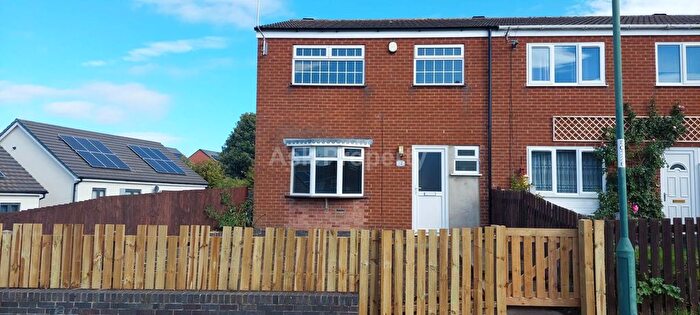 3 Bedroom Semi Detached House To Rent In Ranskill Gardens, Nottingham, NG5