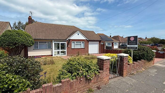 3 Bedroom Detached Bungalow For Sale In Northdown Road, Margate, CT9