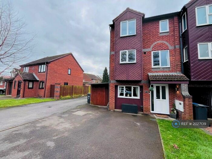 4 Bedroom Terraced House To Rent In Howard Walk, Warwick, CV34