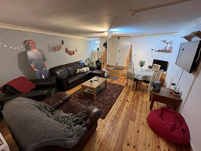 4 Bedroom Apartment To Rent In St. Johns Avenue, Leeds, LS6