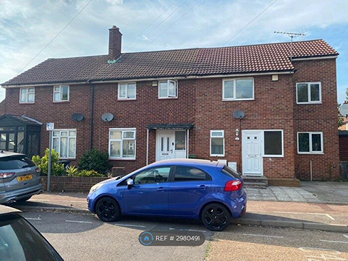 3 Bedroom Semi-Detached House To Rent In Felton Road, Barking, IG11