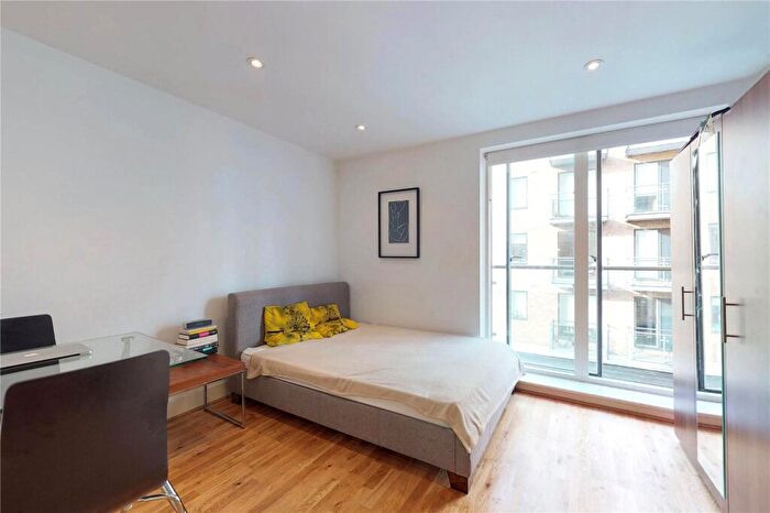 Apartment To Rent In Yeo Street, London, E3