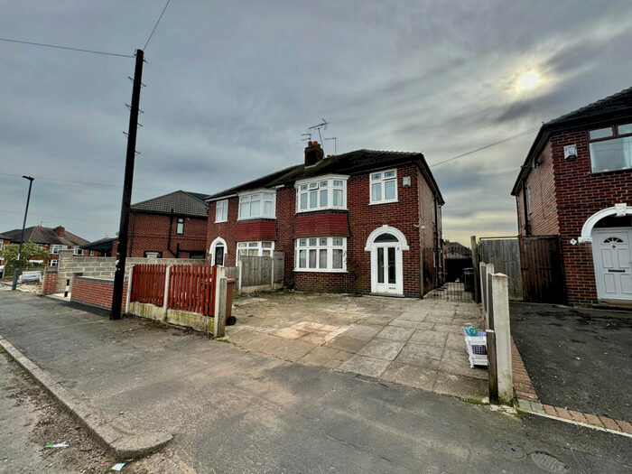 3 Bedroom Semi-Detached House To Rent In Ridgeway Avenue, Derby, Derbyshire, DE23