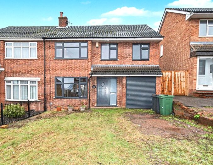 5 Bedroom Semi Detached House For Sale In Berwyn Way, Nuneaton, CV10