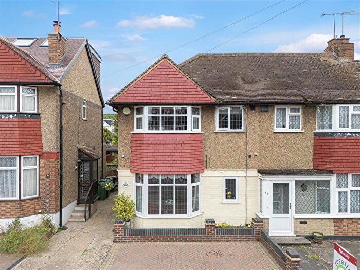 4 Bedroom Semi-Detached House For Sale In Drysdale Avenue, London, E4