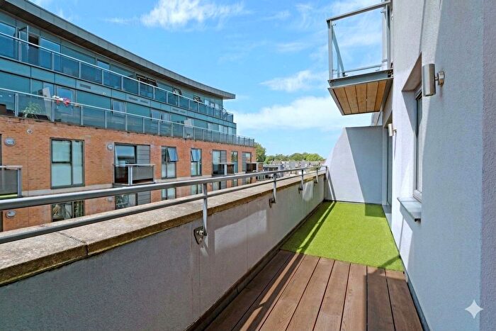 2 Bedroom Flat To Rent In St. Mary's Road, Surbiton, KT6