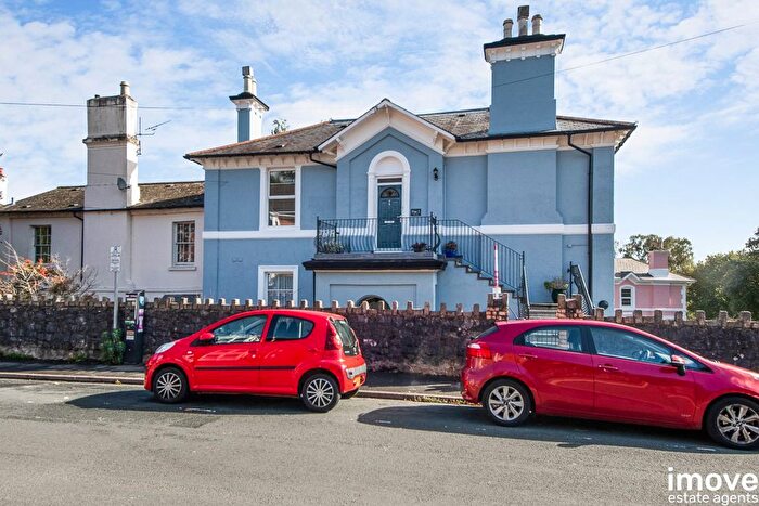 2 Bedroom Flat For Sale In Forde Park, Newton Abbot, TQ12