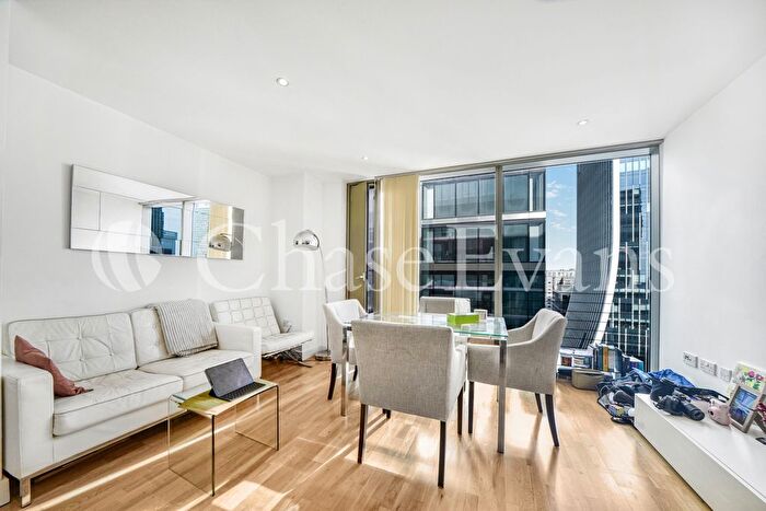 1 Bedroom Flat To Rent In Landmark West Tower, Marsh Wall, Canary Wharf, London, E14