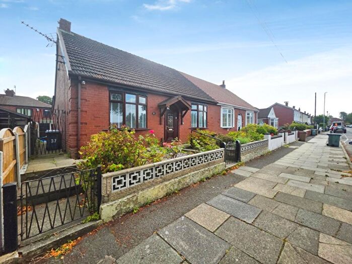 2 Bedroom Semi-Detached Bungalow For Sale In Elm Street, Middleton, M24