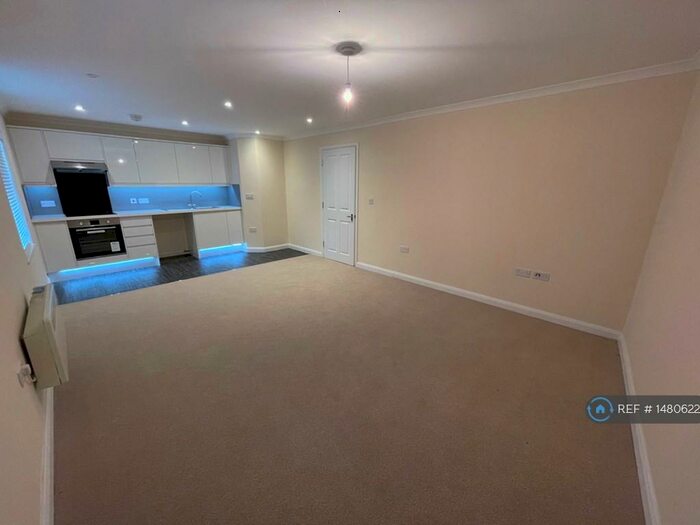 2 Bedroom Flat To Rent In Lindfield Quarters, Gravesend, DA11