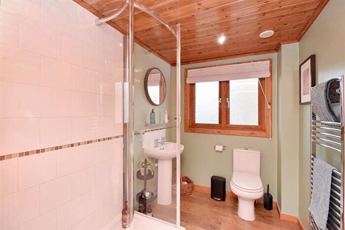 2 Bedroom Detached House For Sale In Fairway Lakes, Caldecott Hall, Fritton, Great Yarmouth, NR31