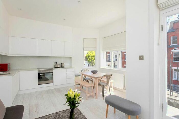 2 Bedroom Flat To Rent In Comeragh Road, London, W14