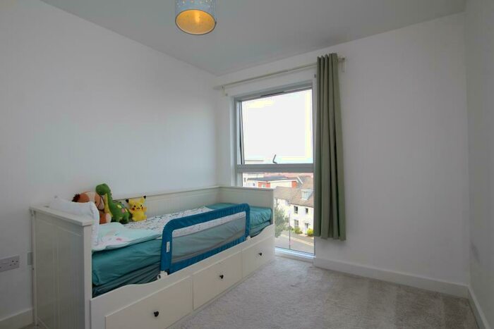 2 Bedroom Apartment To Rent In The Square - Cheswick Village, BS16