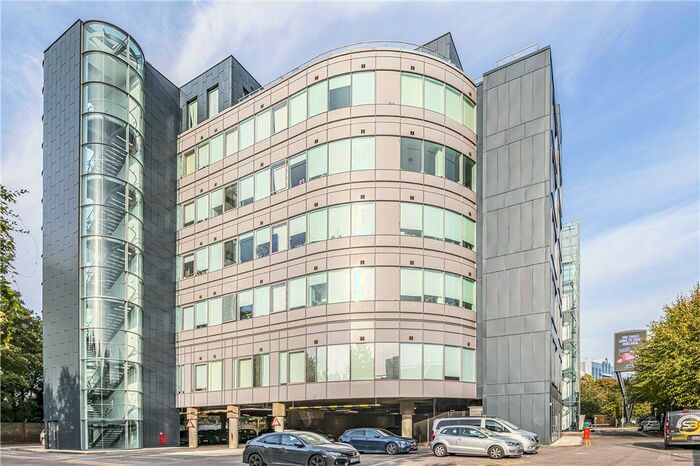2 Bedroom Flat For Sale In Great West Road, Brentford, TW8