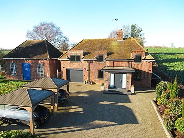 3 Bedroom Detached House For Sale In Waterworks Cottage, Chapmore End, SG12