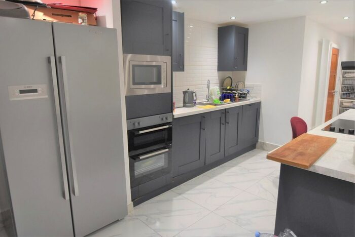 1 Bedroom Property To Rent In North Street, Winkfield, Windsor, Berkshire, SL4