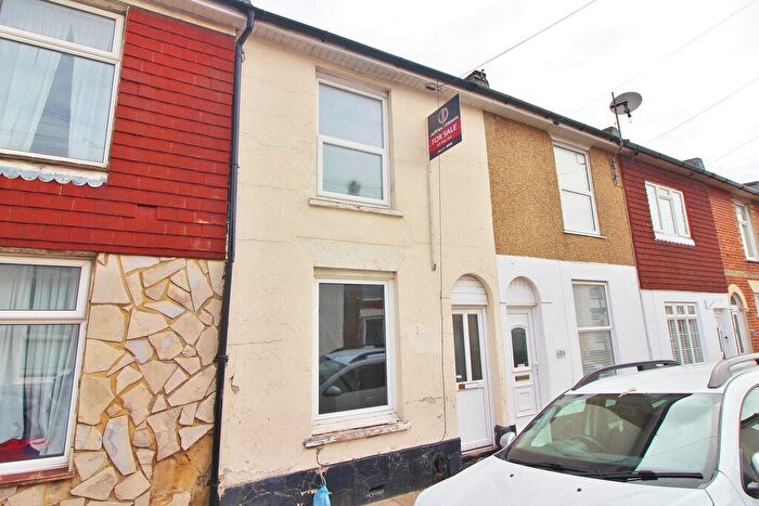 2 Bedroom Terraced House For Sale In Cuthbert Road, Fratton, PO1