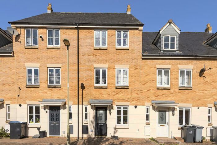 4 Bedroom Town House To Rent In Shilton Park, Carterton, OX18