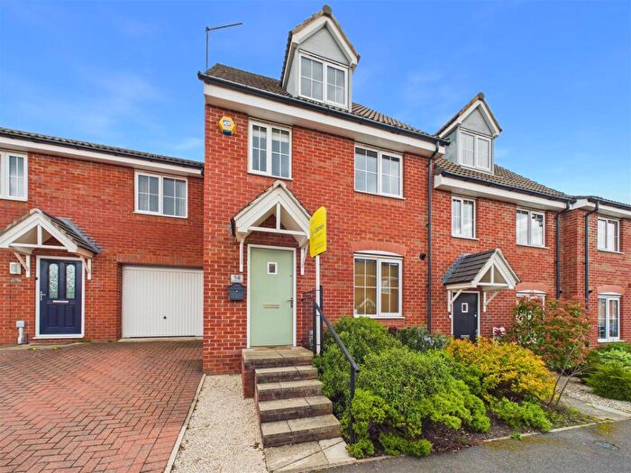 3 Bedroom Town House To Rent In Whitedale Road, Calverton, Nottingham, NG14