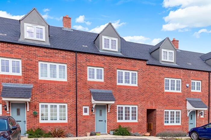 4 Bedroom Terraced House To Rent In Bidwell Road, Banbury, OX16