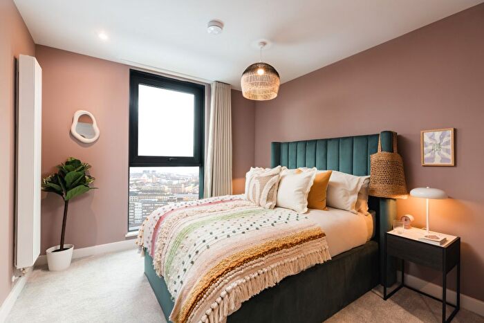 2 Bedroom Flat To Rent In Holland Street, Glasgow, G2