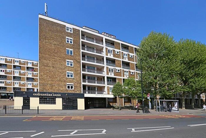 2 Bedroom Flat To Rent In Donegul House, Cambridge Heath Road, Whitechapel, Bethnal Green, London, E1