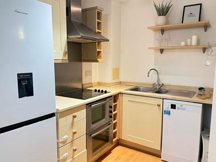 2 Bedroom Flat To Rent In Millsands, Sheffield, S3