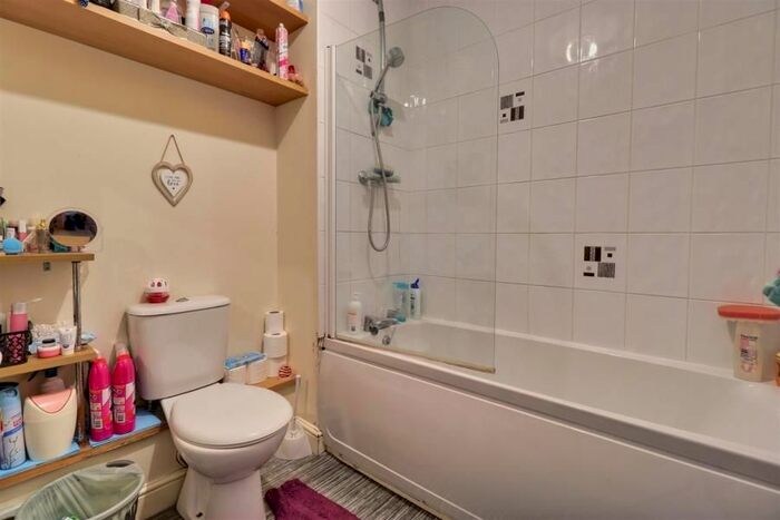 2 Bedroom Flat To Rent In Westfield Mills, Edinburgh Avenue, Leeds, LS12