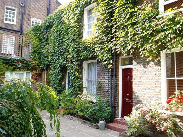 2 Bedroom Terraced House To Rent In Kensington Church Walk, Kensington, W8